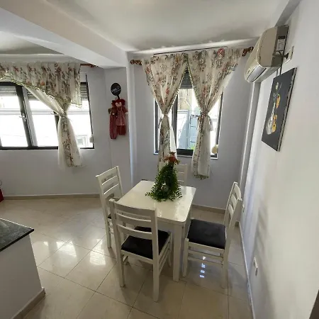 Kamu Center * טיראנה